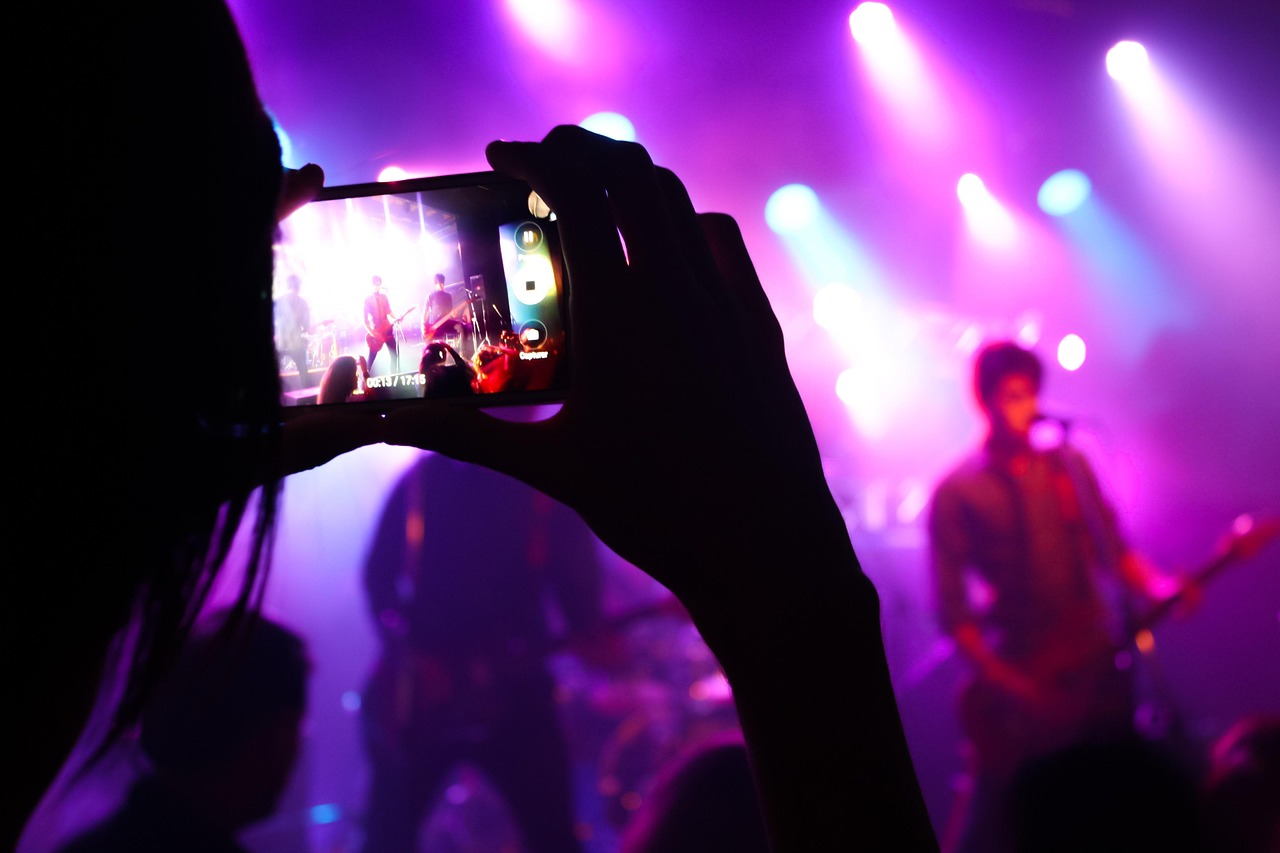 live music, rock, show, concert, live, music, stage, entertainment, band, performance, musician, club, night, event, sou
