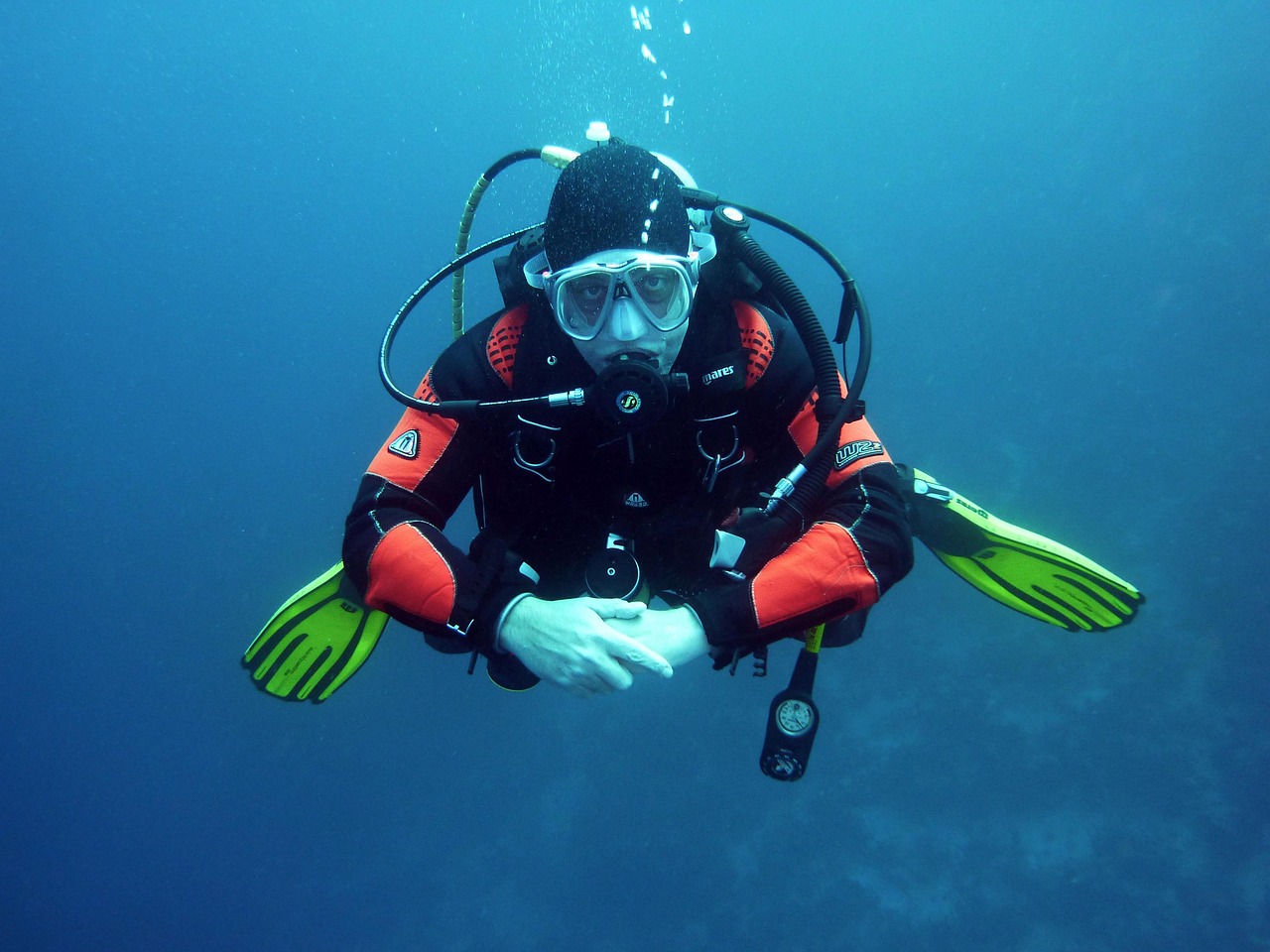 diver, scuba divers, nature, dive, underwater, underwater world, diving suit, sea, water, breathing apparatus, scuba div
